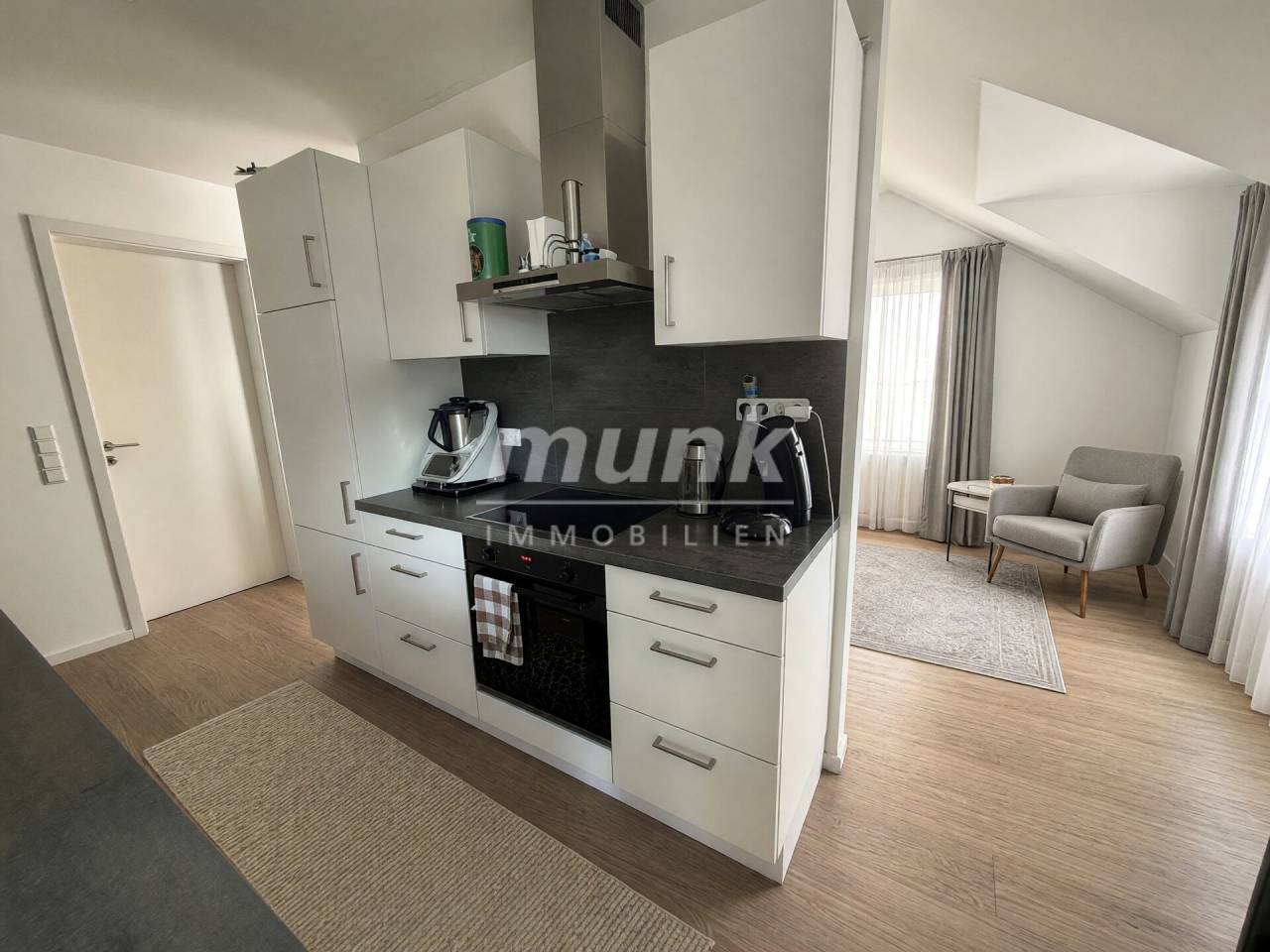 Gut gelegene 3-Zimmer-Wohnung mit Loggia im Grünen - Foto 3