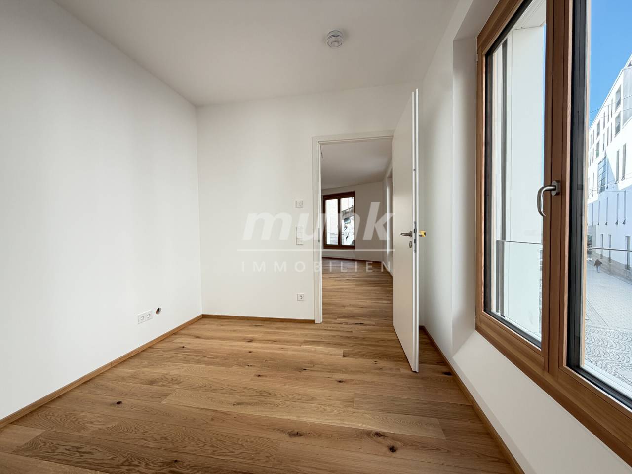 Exklusiver Erstbezug: Stilvolle 3-Zimmerwohnung im Herzen von Ulm - Photo 2